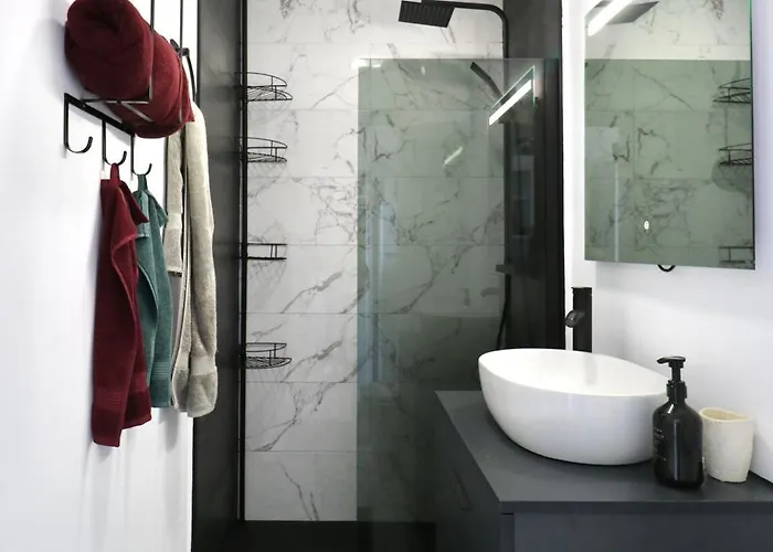 Seaside Heaven Panorama Views Prime Location Apartment